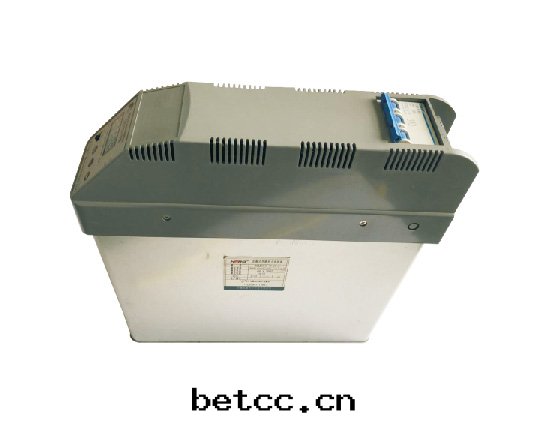 智能(néng)組合式抗諧波(bō)電(diàn)力電(diàn)容器